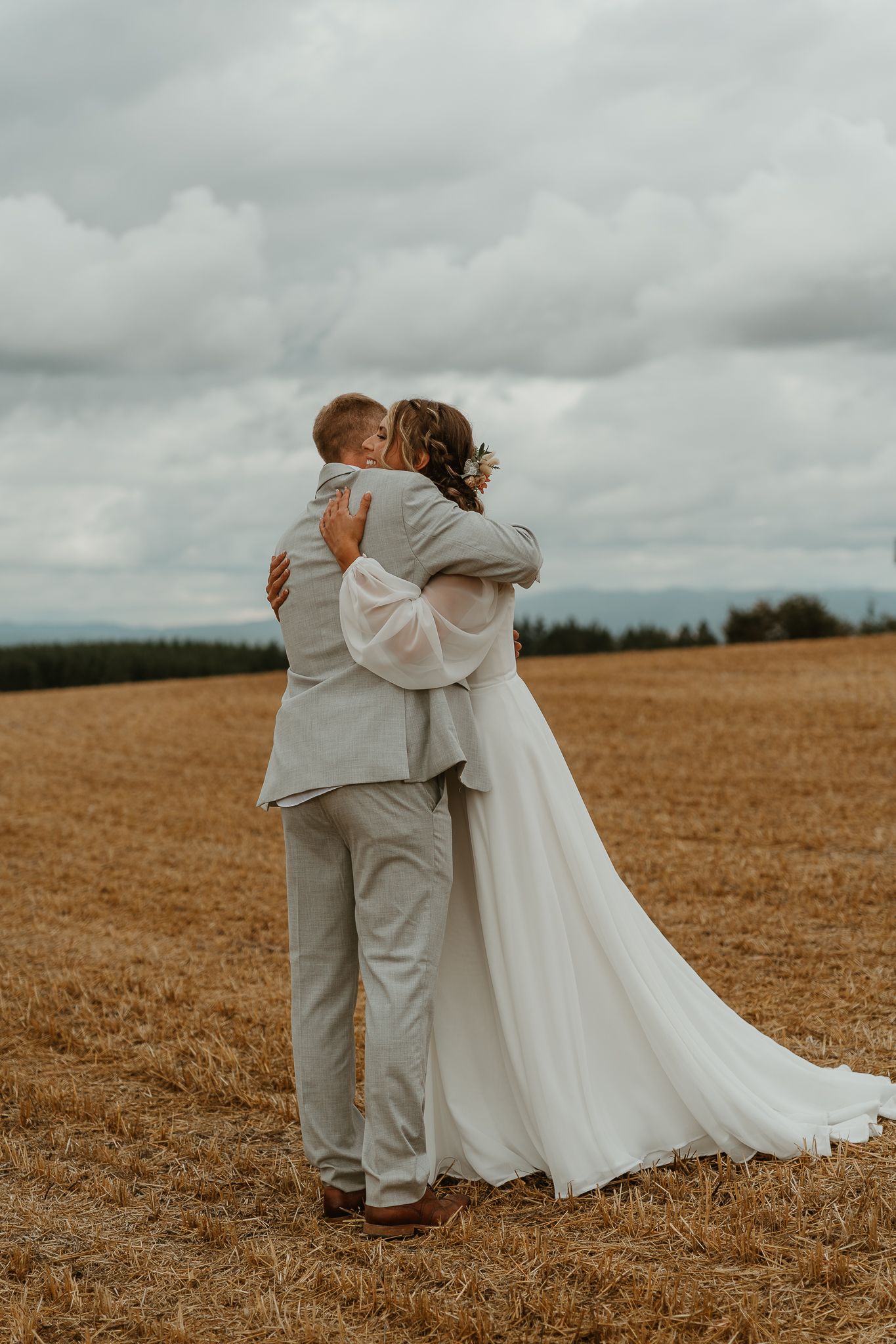 Warm embrace before the wedding ceremony begins.