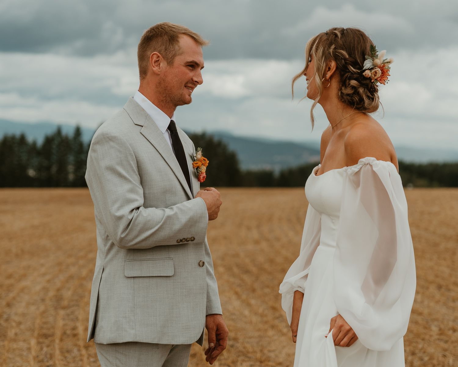 candids of couple seeing each other.