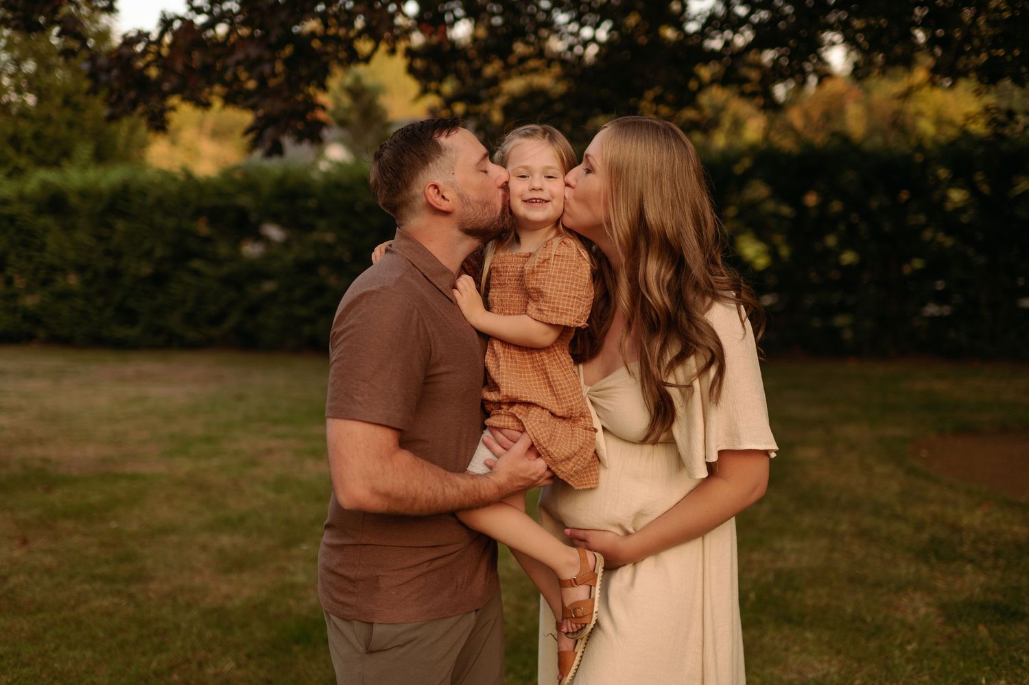 Snohomish Family Photographer Snohomish Maternity Photographer Seattle Maternity Photographer PNW Maternity Photographer