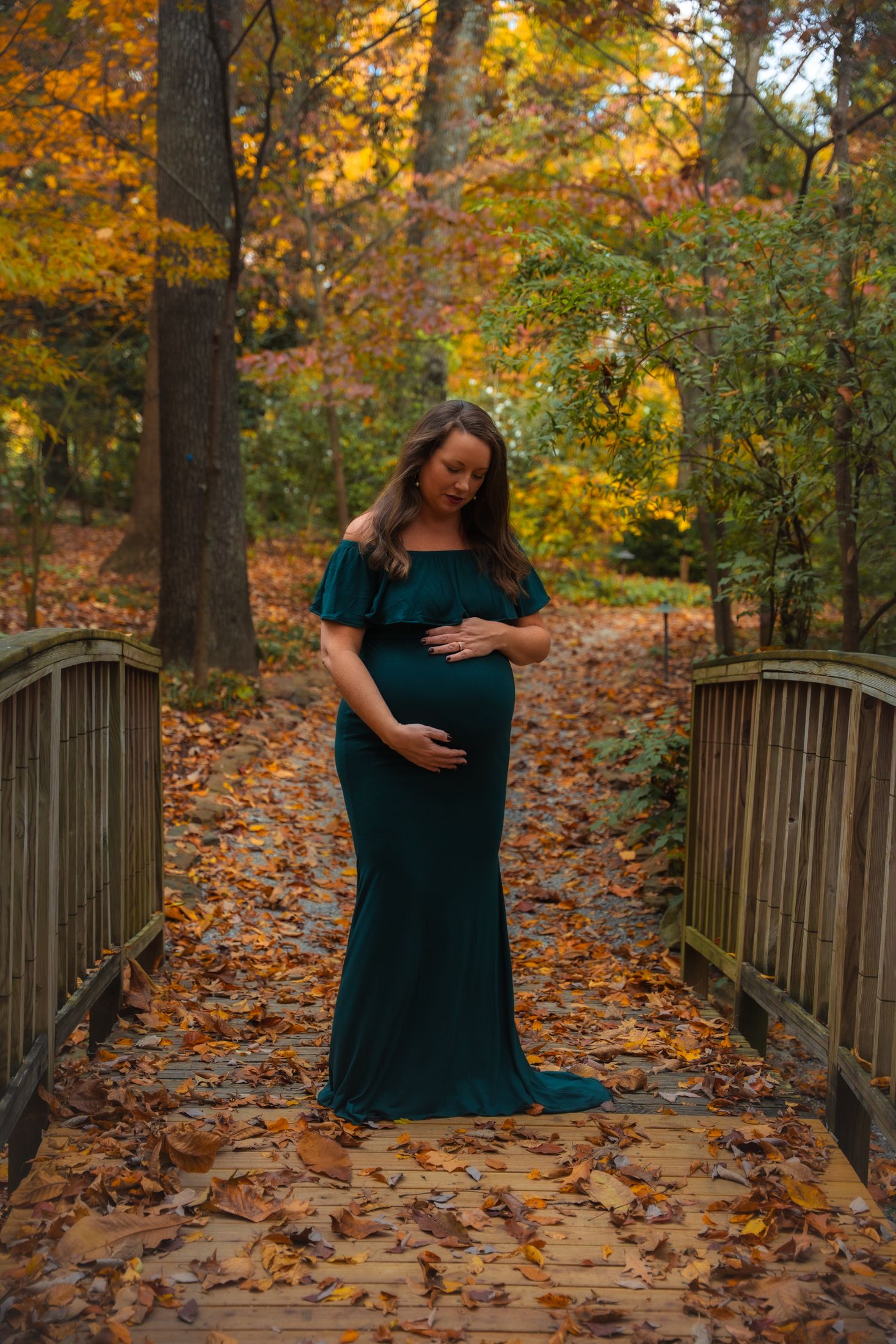 Memphis maternity photos that honor your strength, beauty, and growing family.