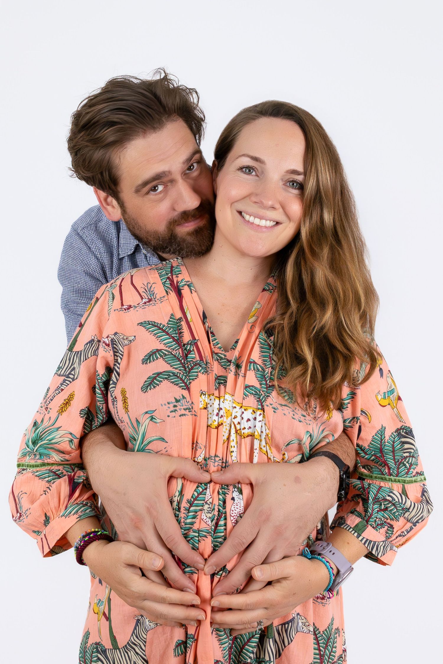 Preserving your most honest, imperfect moments through thoughtful photography. Specialising in creative maternity, newborns and family photo