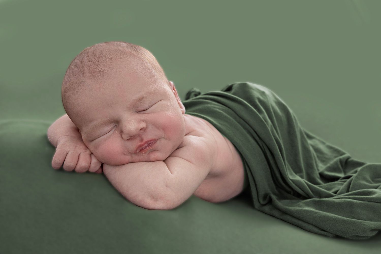 posed newborn photography