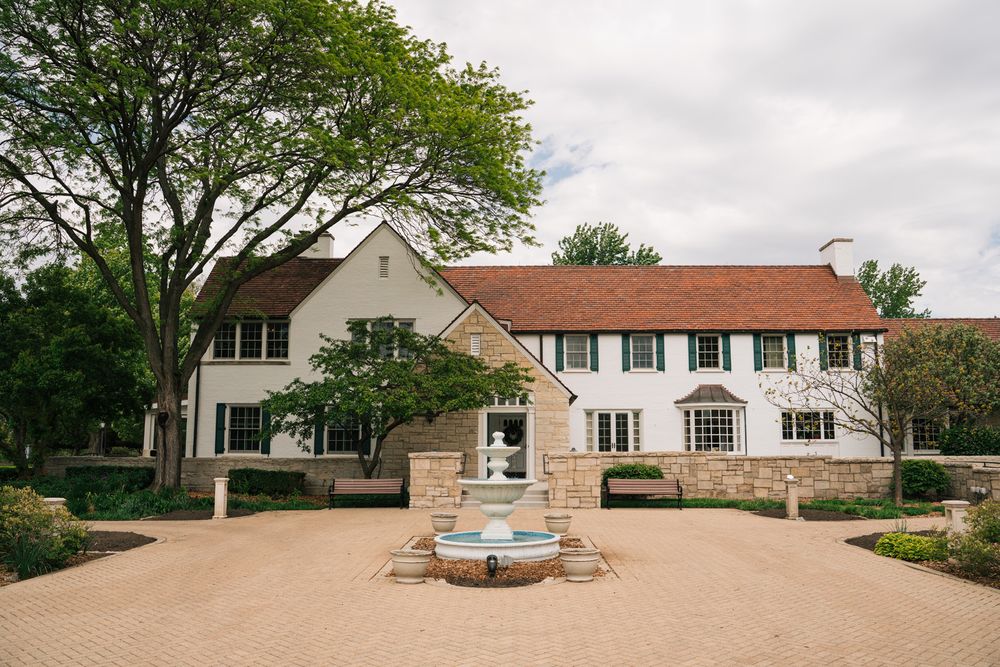Spring wedding at Danada House in Wheaton, IL.