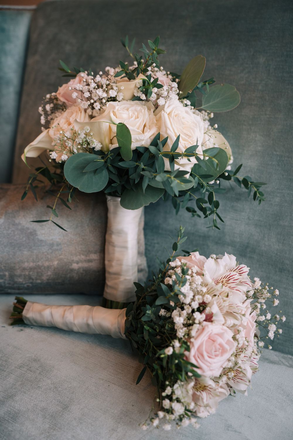 Spring wedding at Danada House in Wheaton, IL.