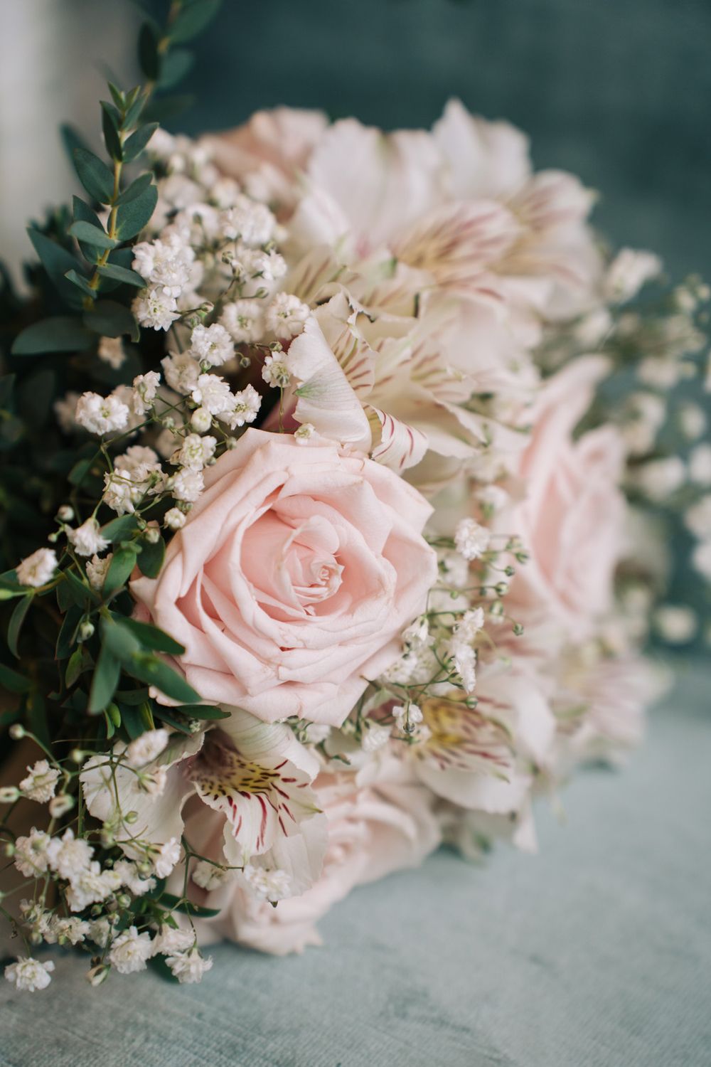Spring wedding at Danada House in Wheaton, IL.
