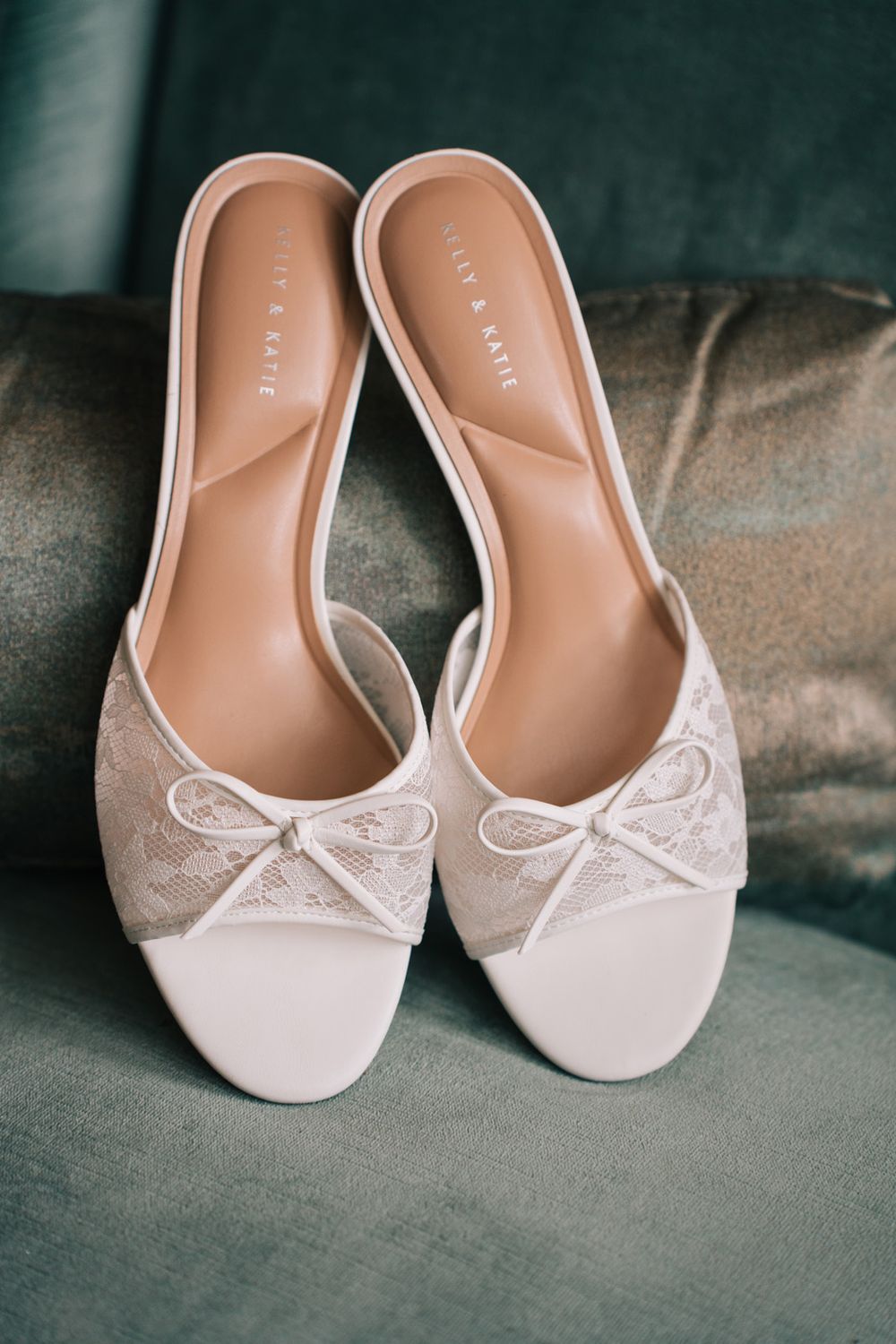 Spring wedding at Danada House in Wheaton, IL.