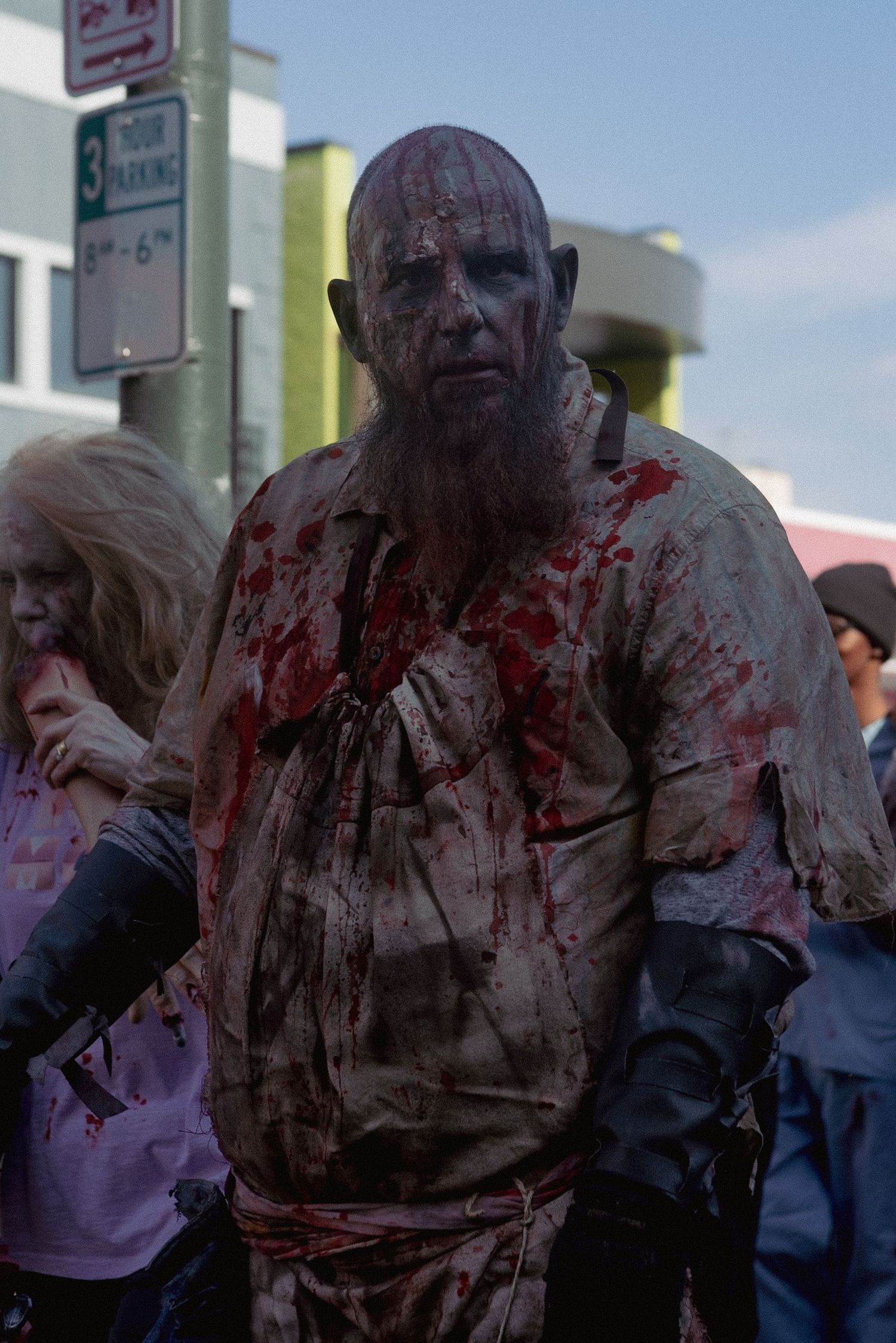 zombie cosplay photoshoot
horror cosplay photography
undead portrait session
scary costume photoshoot