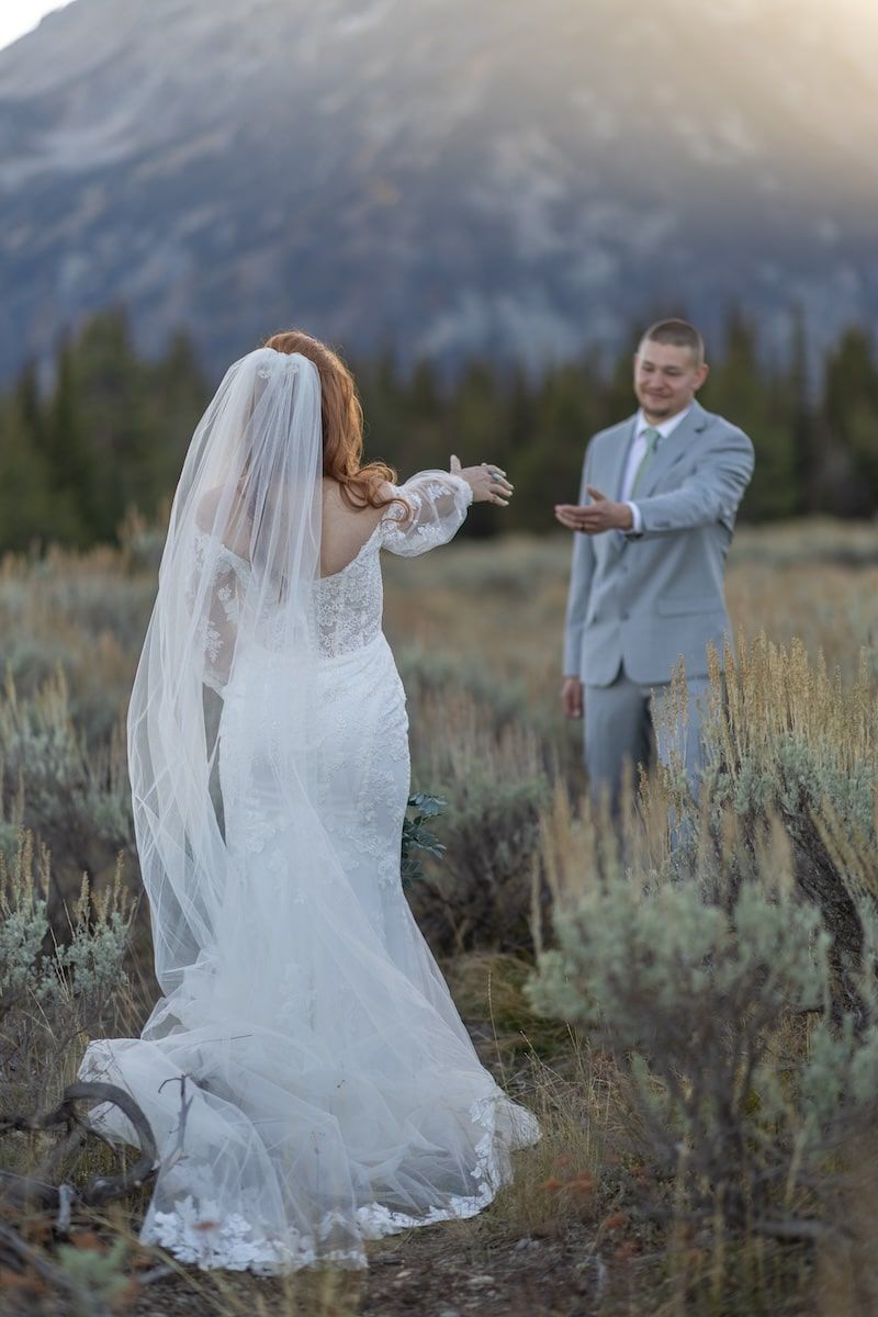 romantic elopement in Utah's landscape