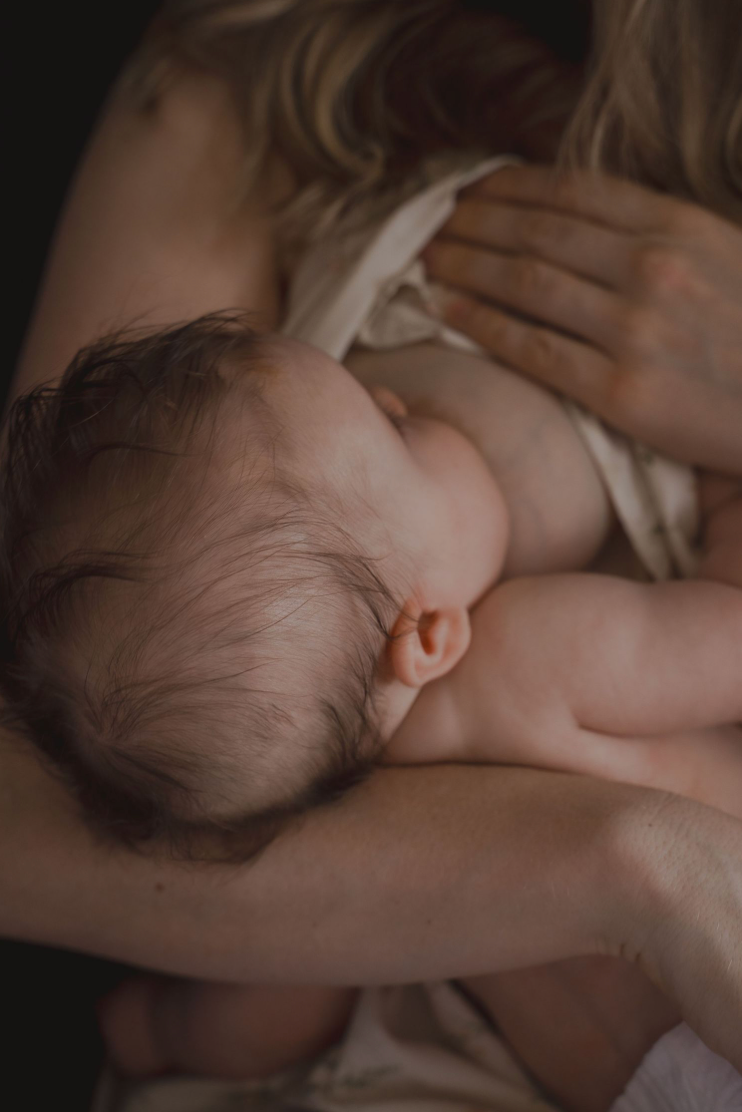 mama-and-me-photos-natural-light-derbyshire.jpg