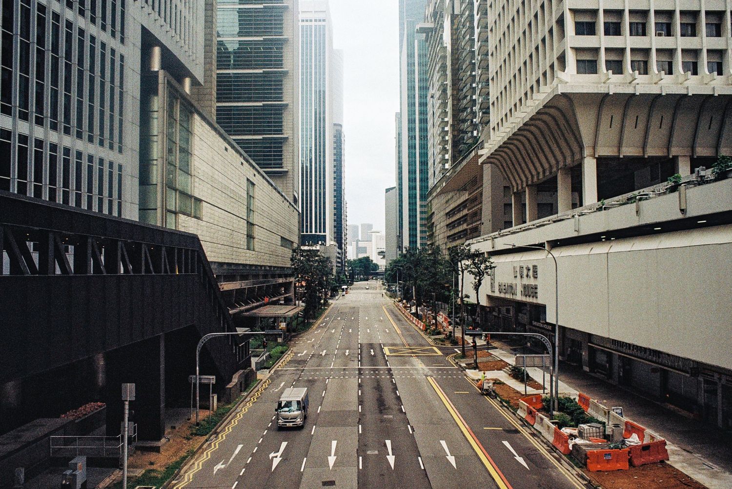Best time to visit Singapore, Weather and Seasons explained for travel Singapore.
