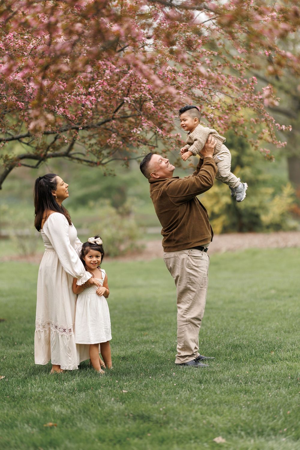 Luxury family photography in Chicago & suburbs capturing timeless studio and lifestyle portraits of modern families.