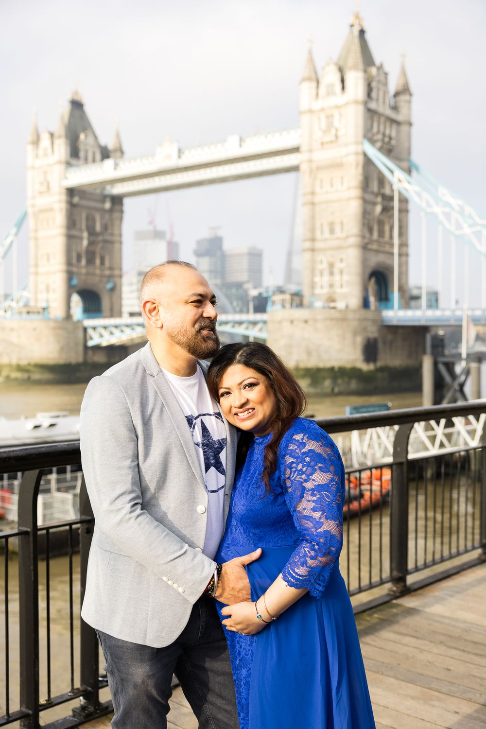 pregnant photos tower bridge