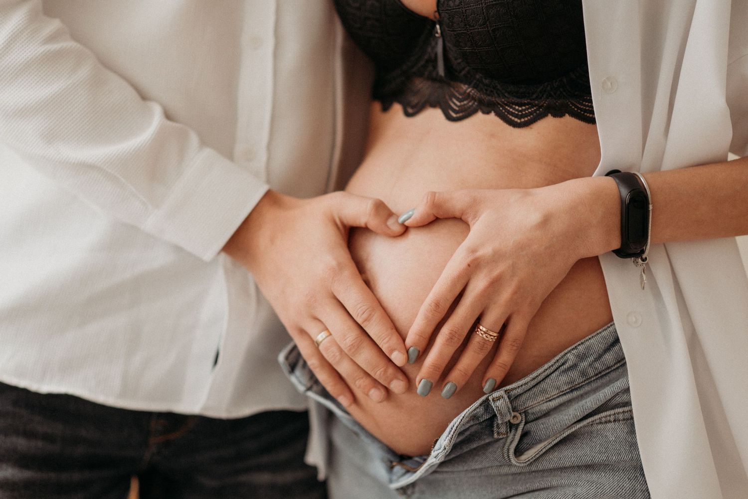 Candid couple maternity photoshoot Amsterdam