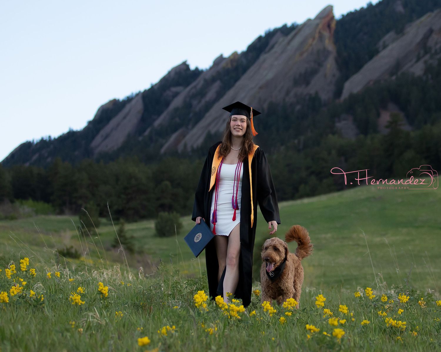 #cuboulder #2025gradsession #boulder #colorado #gradphotographer #graduation #photographer #chautauqua