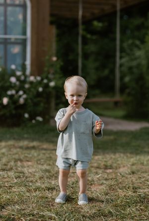 Greenhouse on Strawberry Lane, Family Session, Flower Garden, Annapolis Valley, Nova Scotia, Halifax Photographer, Mini Sessions