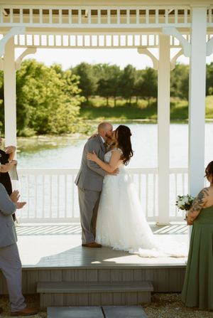 Wedding photographer Davenport IA, wedding photographer Bettendorf IA, wedding photographer Dubuque IA, 
creative wedding photographer