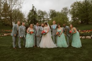 Wedding photographer Davenport IA, wedding photographer Bettendorf IA, wedding photographer Dubuque IA, 
creative wedding photographer