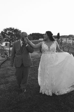 Wedding photographer Davenport IA, wedding photographer Bettendorf IA, wedding photographer Dubuque IA, 
creative wedding photographer
