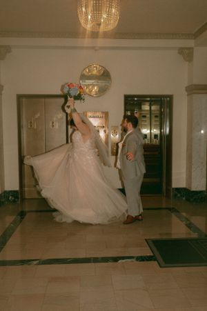 Wedding photographer Davenport IA, wedding photographer Bettendorf IA, wedding photographer Dubuque IA, 
creative wedding photographer