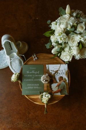 Wedding photographer Davenport IA, wedding photographer Bettendorf IA, wedding photographer Dubuque IA, 
creative wedding photographer
