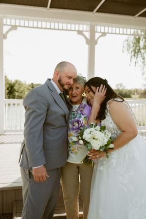 Wedding photographer Davenport IA, wedding photographer Bettendorf IA, wedding photographer Dubuque IA, 
creative wedding photographer