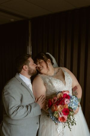 Wedding photographer Davenport IA, wedding photographer Bettendorf IA, wedding photographer Dubuque IA, 
creative wedding photographer