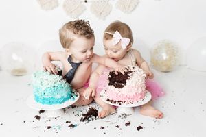 Twin babies cake smash photo session in Menifee California.