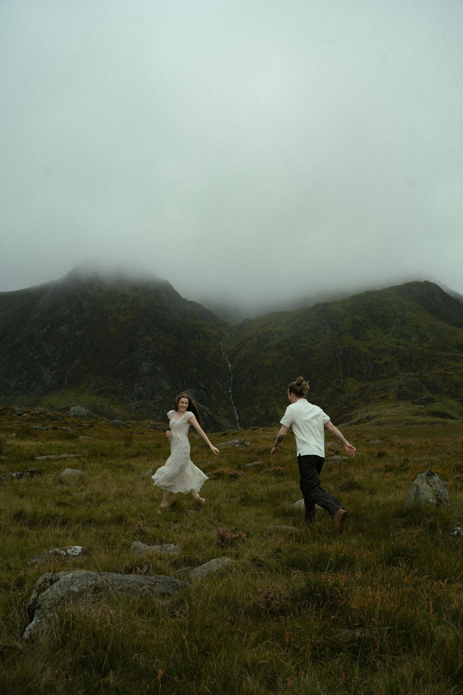 spain wedding photographer france wedding photographe italy elopement photographer switzerland elopement photographer cinematic photographer