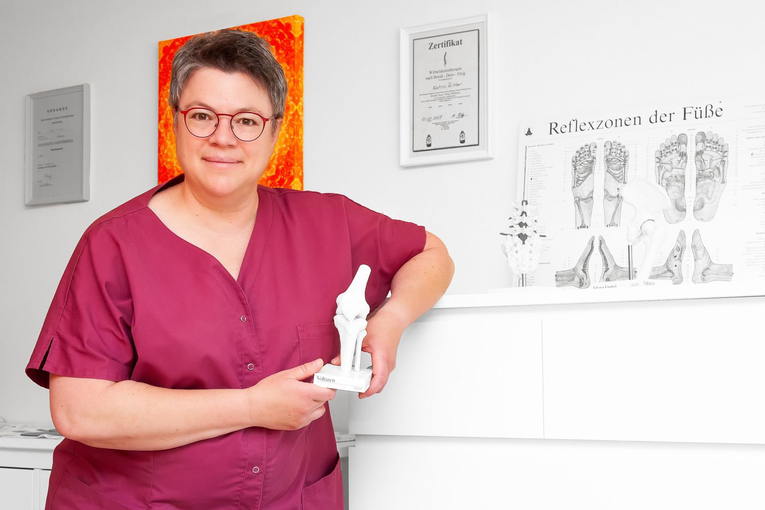Professionelle Business-Fotografie - Physiotherapeutin in Forchheim Katrin Ritter. Kompetente Darstellung für Praxen von der Lichtkapsel.