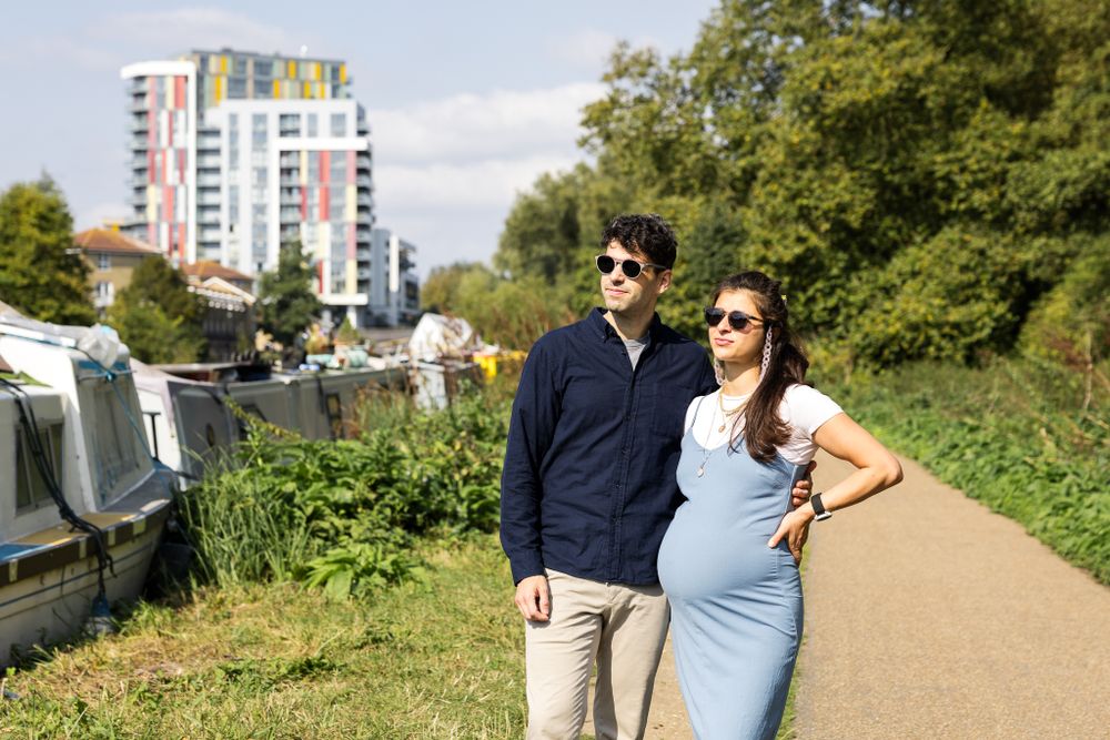 London canals pregnancy photos