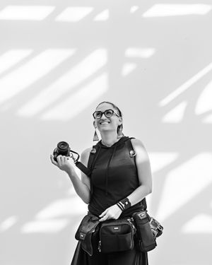 Ches Pizzini, wedding photographer in Riviera Maya, embracing light, movement, and storytelling through photography.