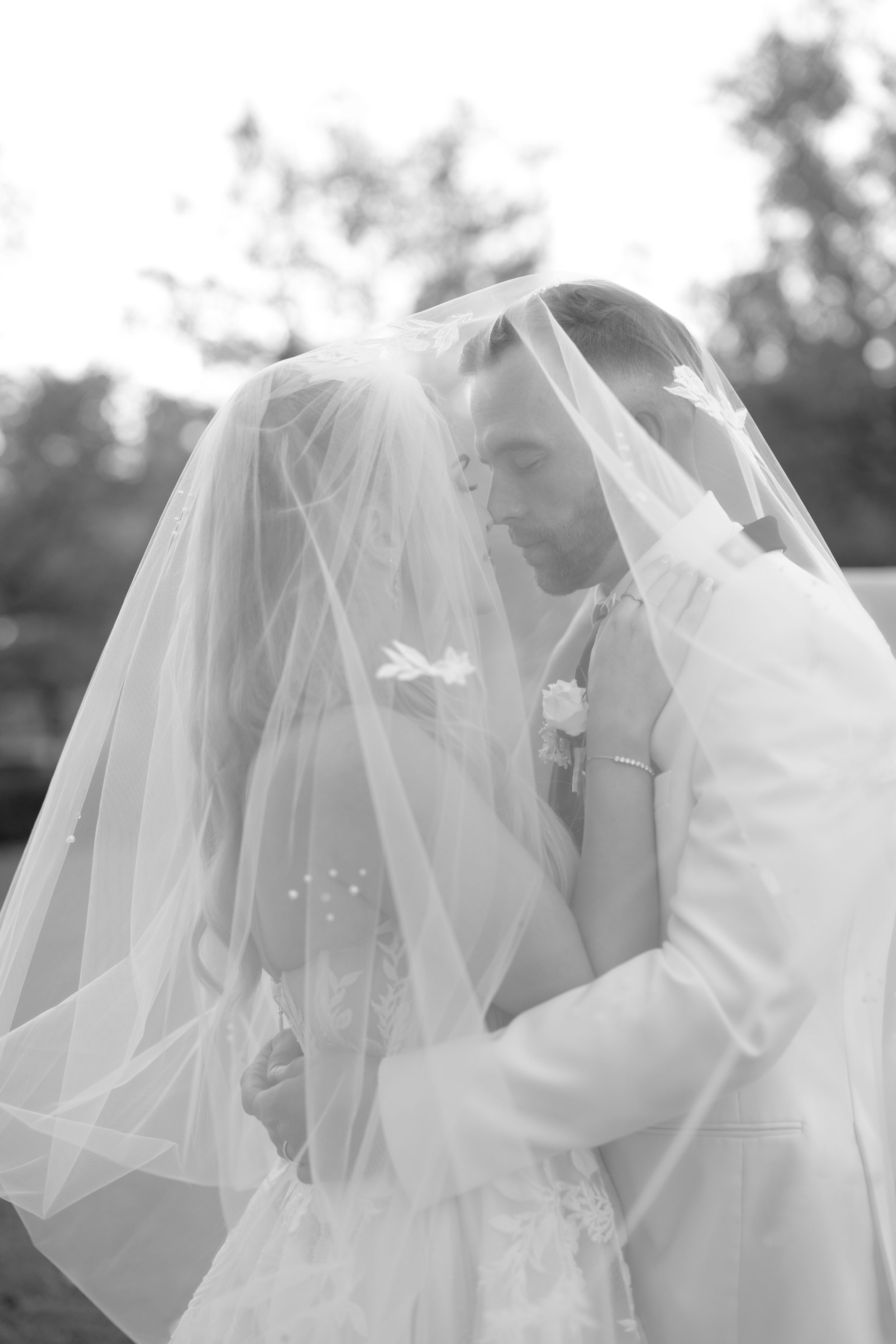 Candid and documentary Wedding Photographer Toronto