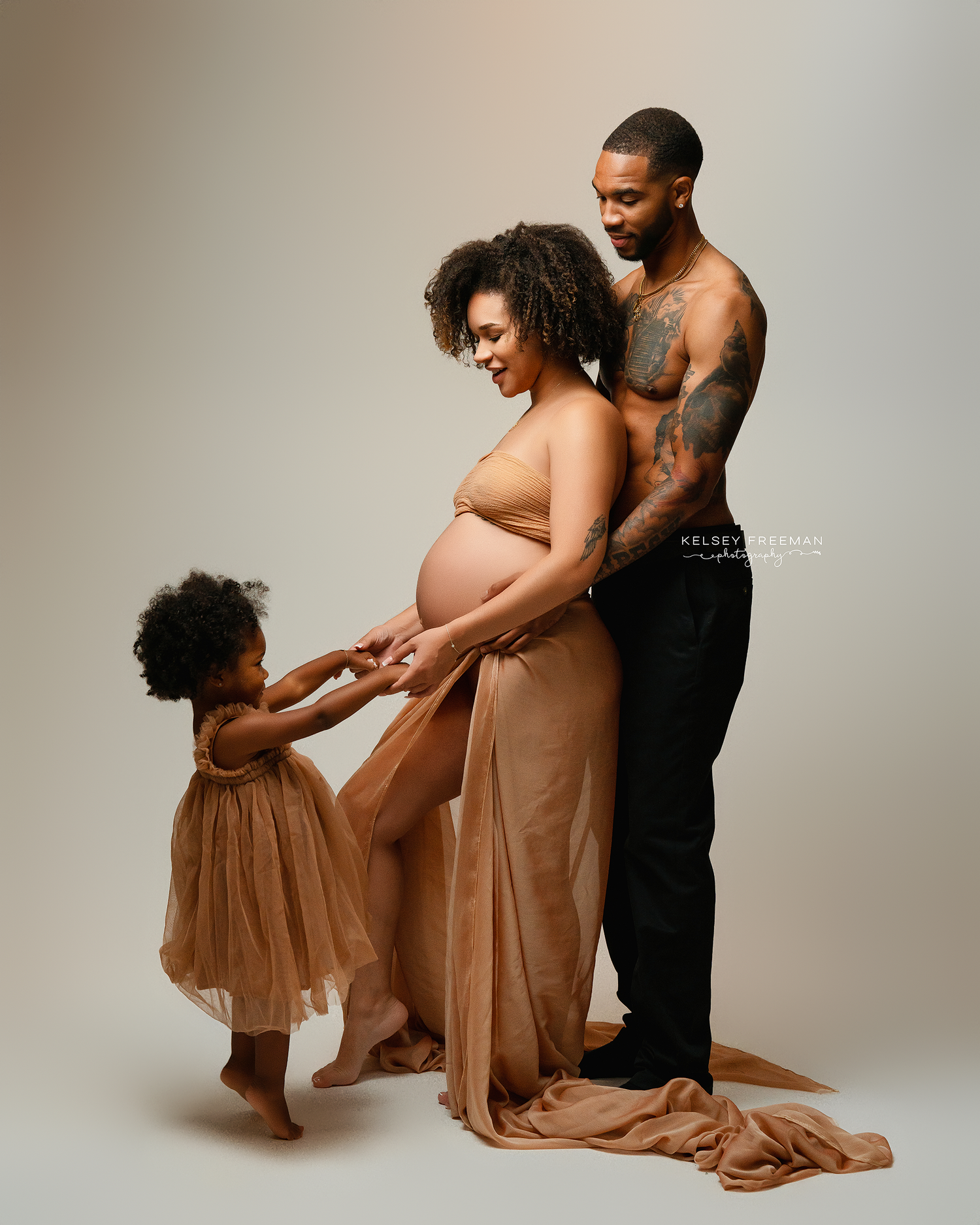 Newborn, maternity, & family photography studio located in between Atlanta, Georgia and Birmingham, Alabama with full service photo studio.