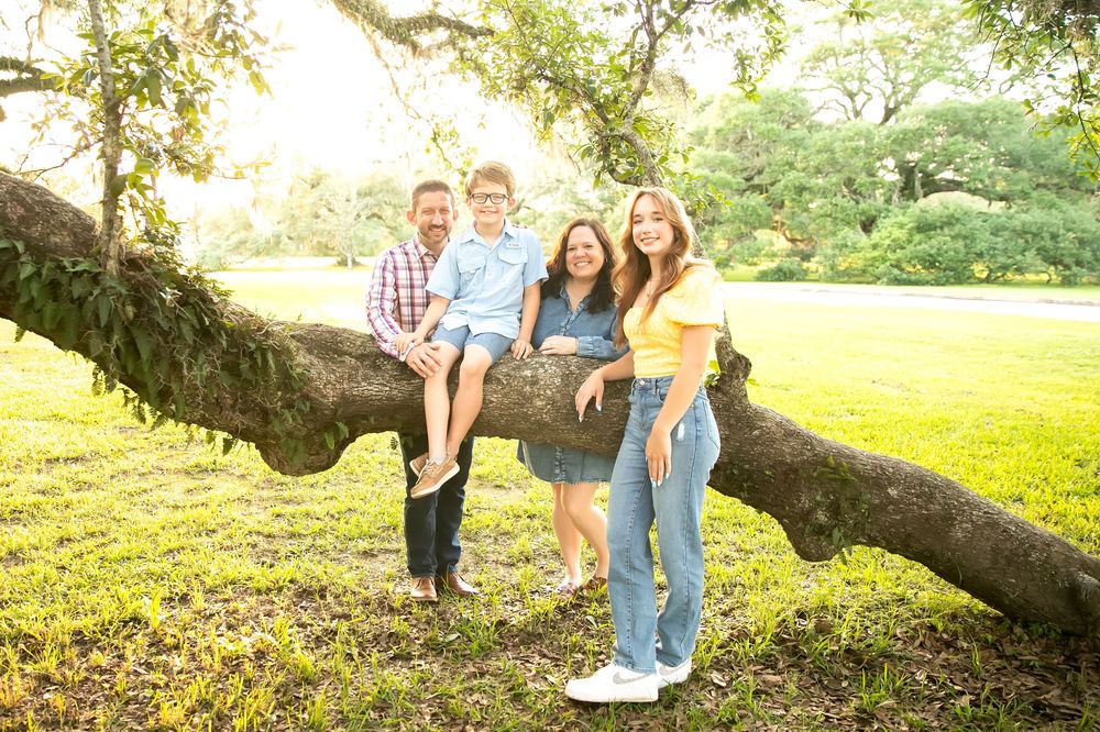 Family session taken at Central Oaks in Central City, LA, just outside of Baton Rouge.