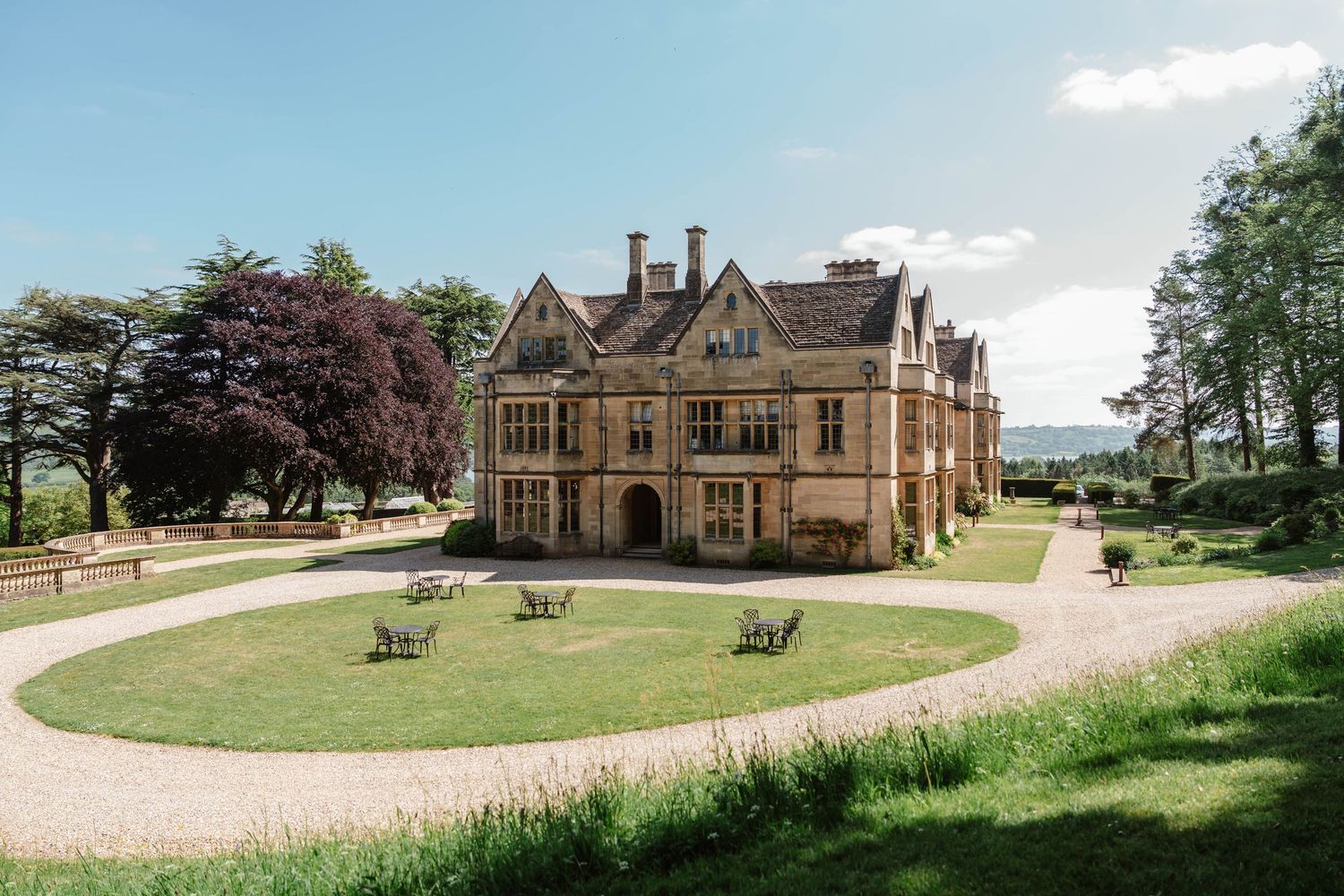 Coombe Lodge Wedding Photographer Zara Davis Photography side image of whol wedding venue