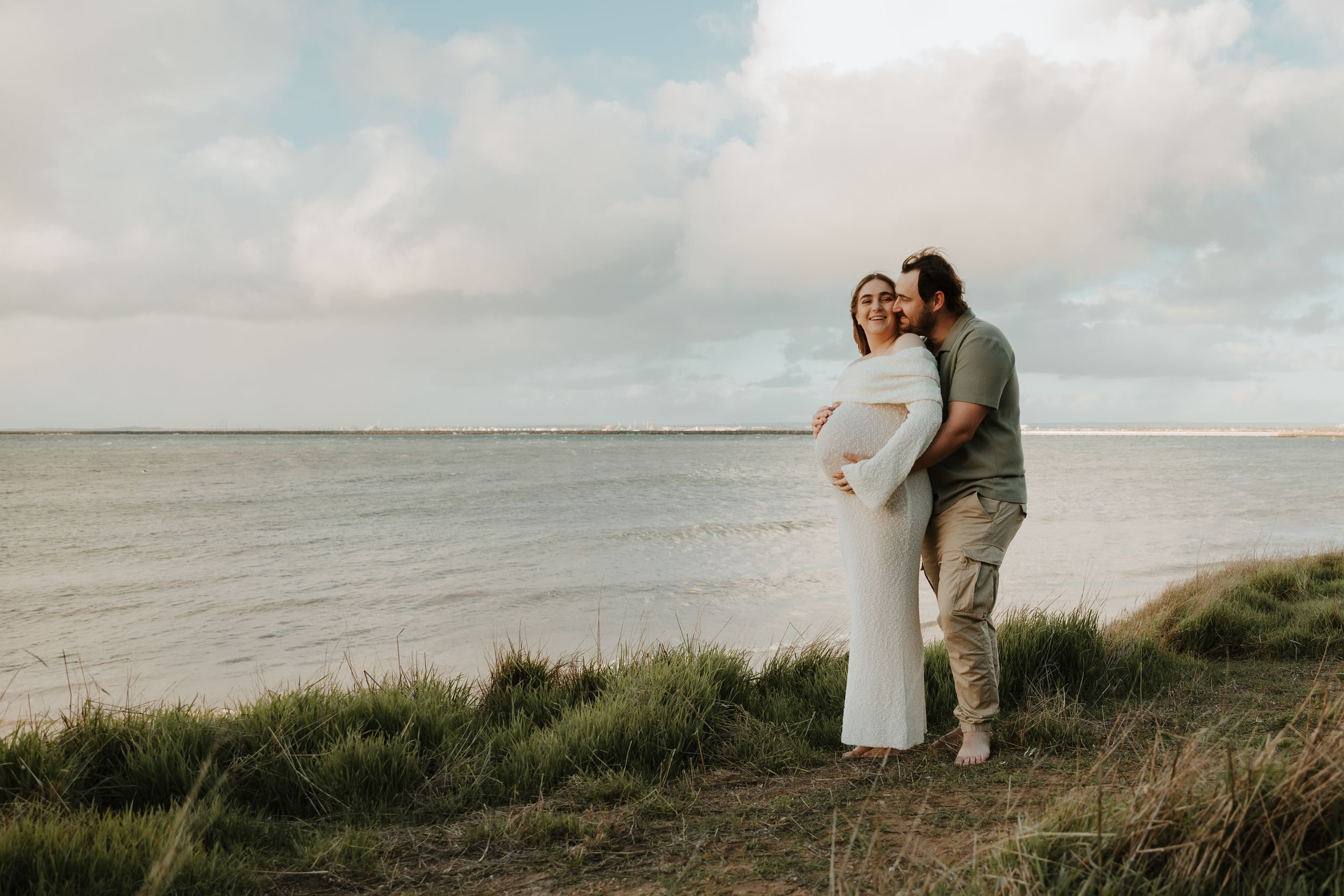 Maternity beach session, couple, motherhood photographer, rockingham maternity photographer, Perth maternity photographer, Rockingham beach