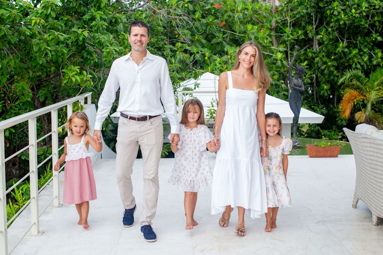 Family portrait. Dad, mom, and three daughters. Guaynabo, Puerto Rico.