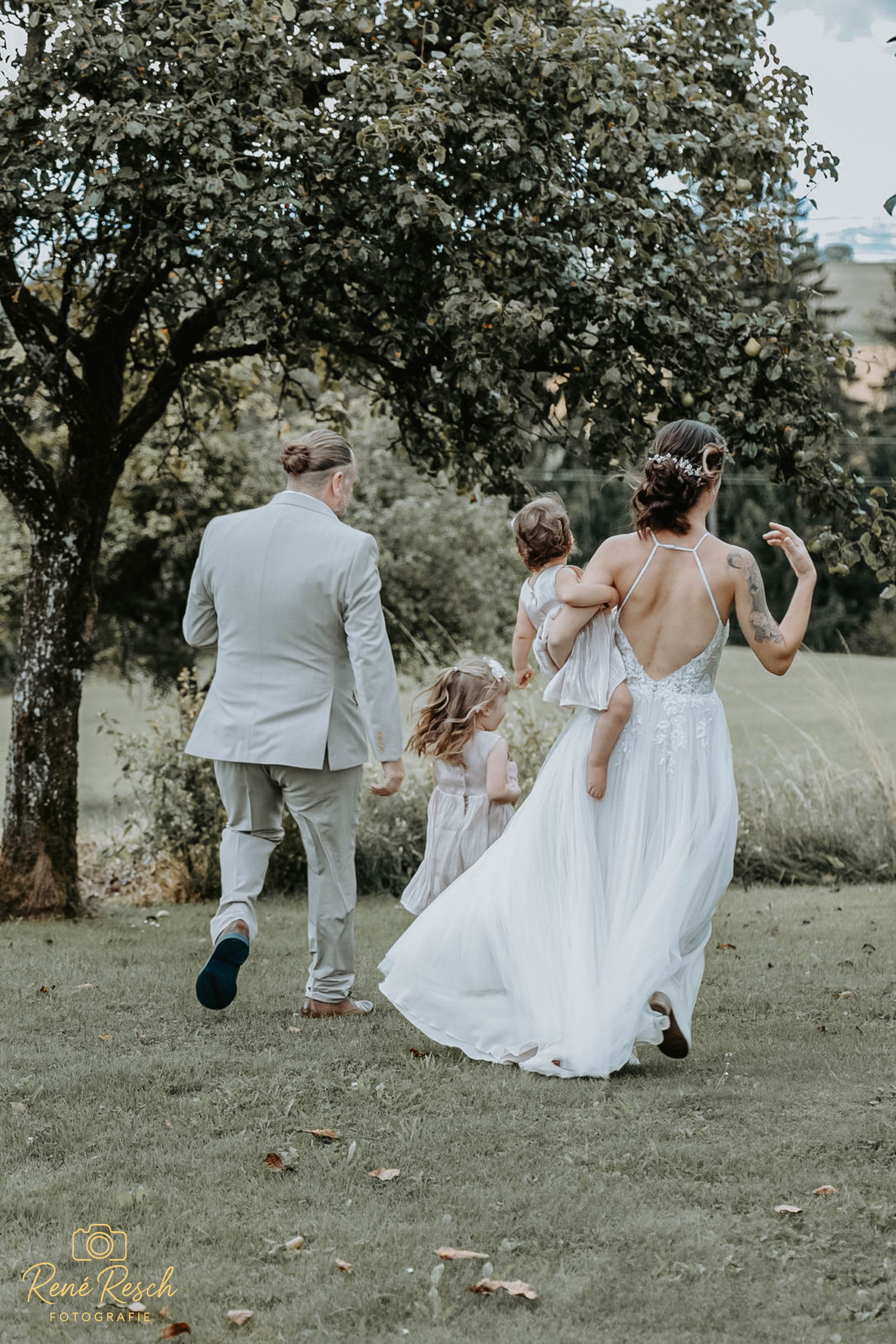 Hochzeitsfotos, Paarshootings, Familien- und Kinderfotos, Portraits / Einzelaufnahmen,  Kreative / saisonale Shootings