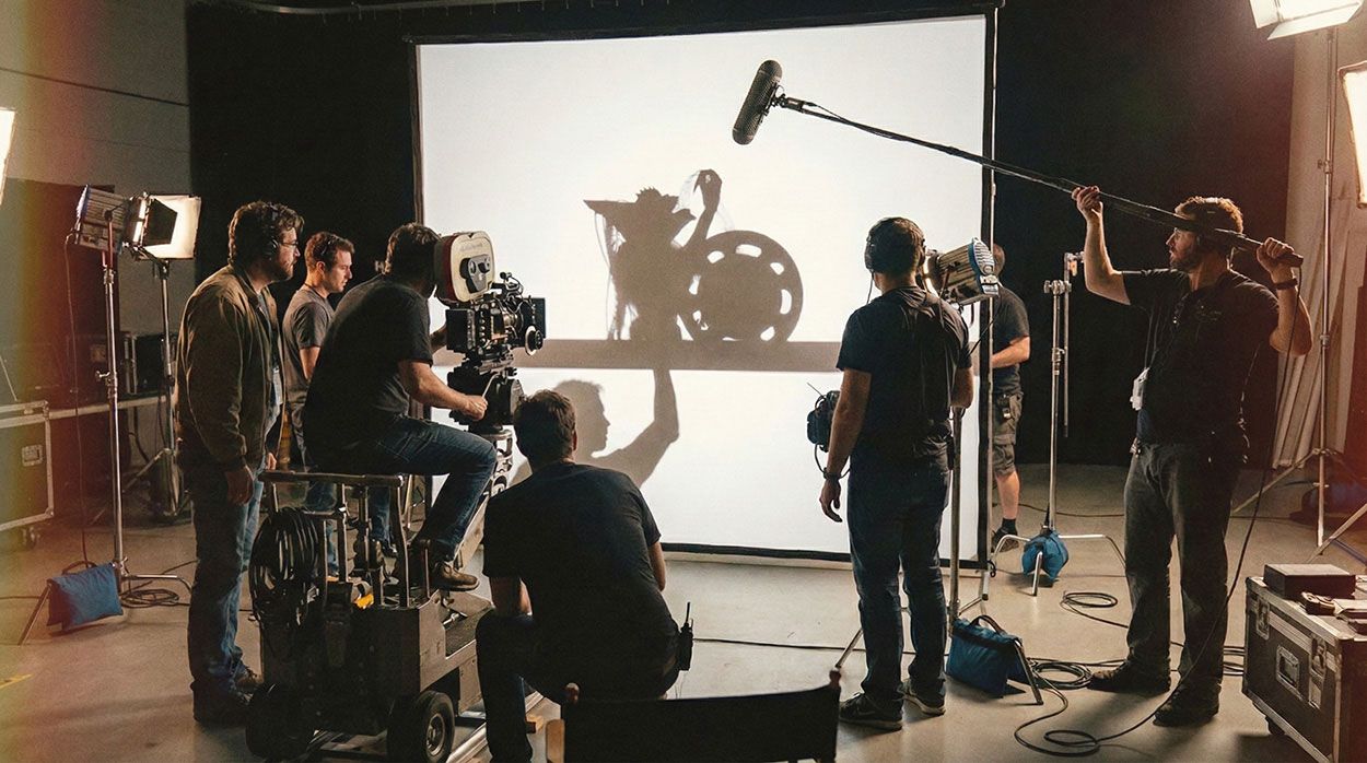 Gremlins 2 film break - Gremlin shadow puppet