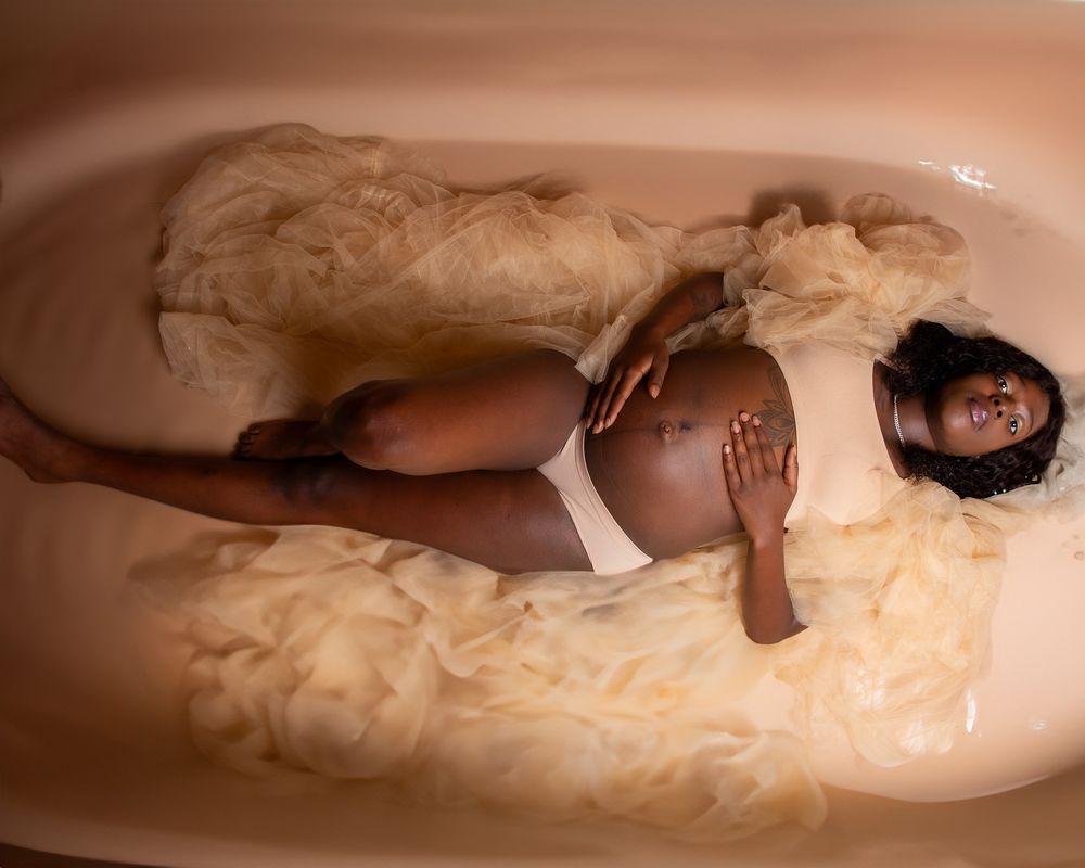 Maternity photographer in Jackson, TN; Photographer near me; Photography Studio in Jackson, TN