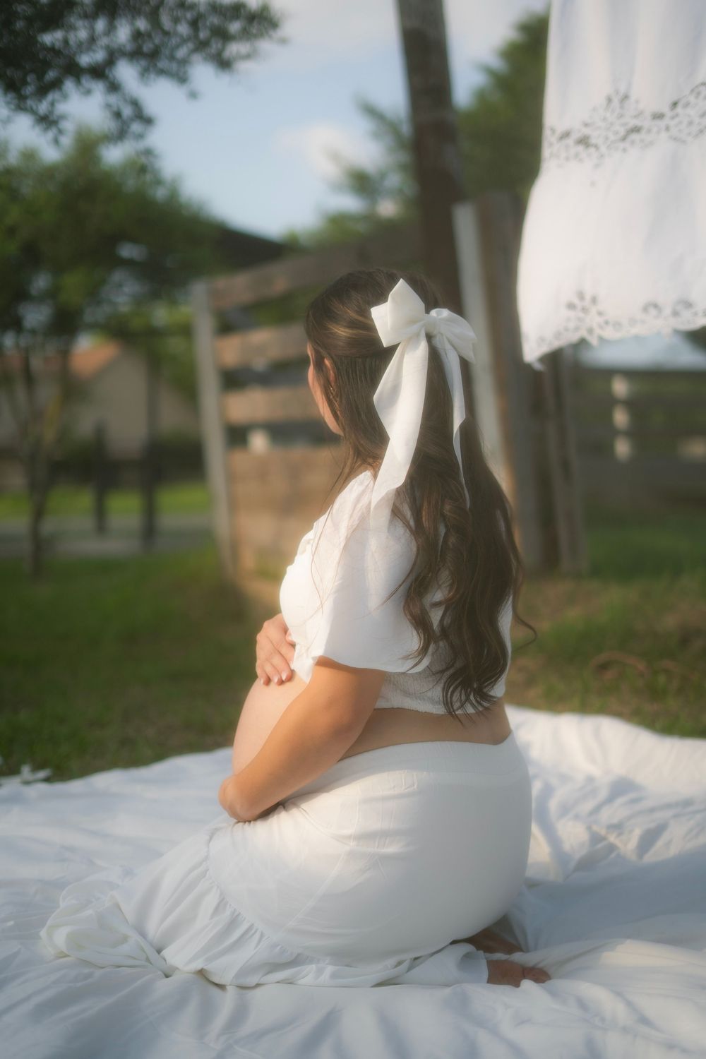 Maternity session outdoors. Natural light, candid moments, lifestyle photography, motherhood photography, maternity photography.
