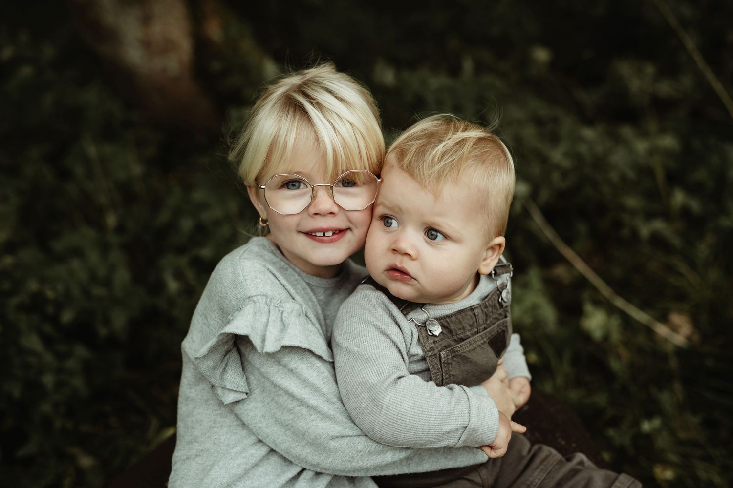 Strandtur og fotografering af krudtugler. Børnefotograf Silkeborg Randers Viborg Østjylland Århus Familiefoto Skanderborg