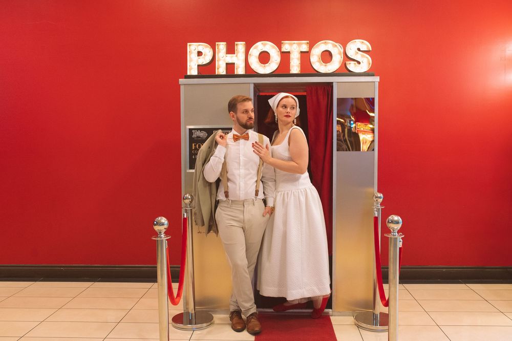 Vintage Vegas elopement photographer and super 8 videographer