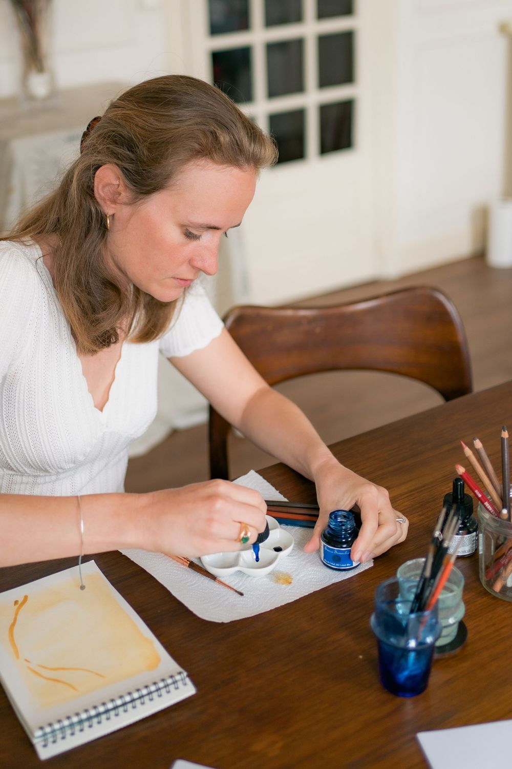 Portrait en contre-plongée d'artisan