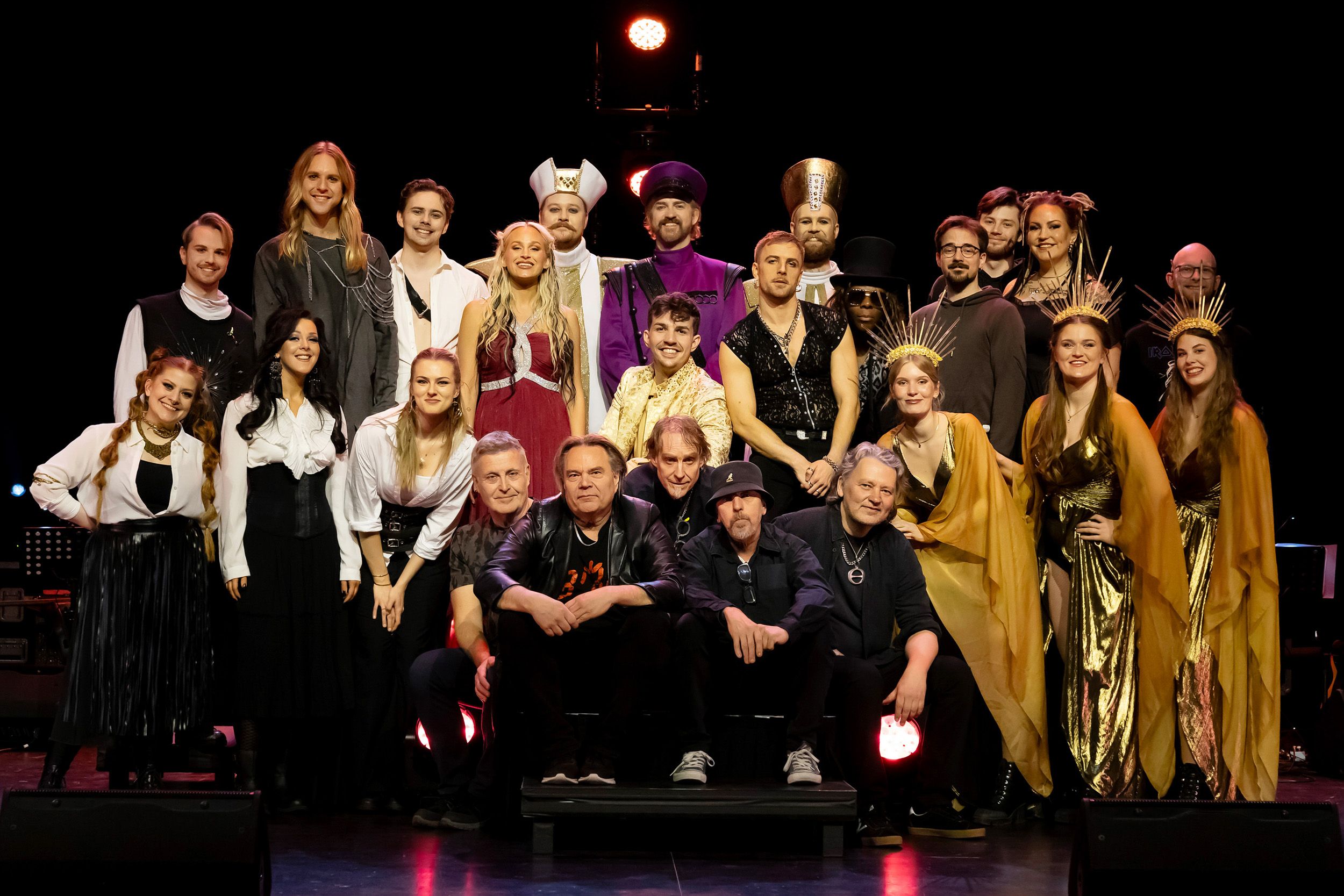 Jesus Christ Superstar av Tocca Entertainment I Linköping Konsert och Kongress. Gruppbild med alla. Fotograf Rebecca Nordin.