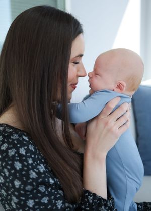 Daisy Greer Photography, Virginia Beach family photographer, Virginia Beach newborn photographer, cozy at home newborn family session