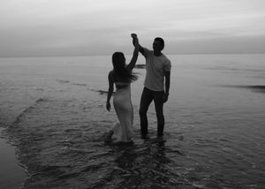 Daisy Greer Photography, Virginia Beach couples photographer, Virginia Beach engagement photographer, dreamy golden hour beach engagement