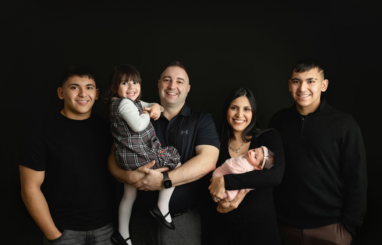 Large Spanish family. Greenville newborn photographer, Easley newborn photographer, Upstate newborn photographer, Greenville newborn