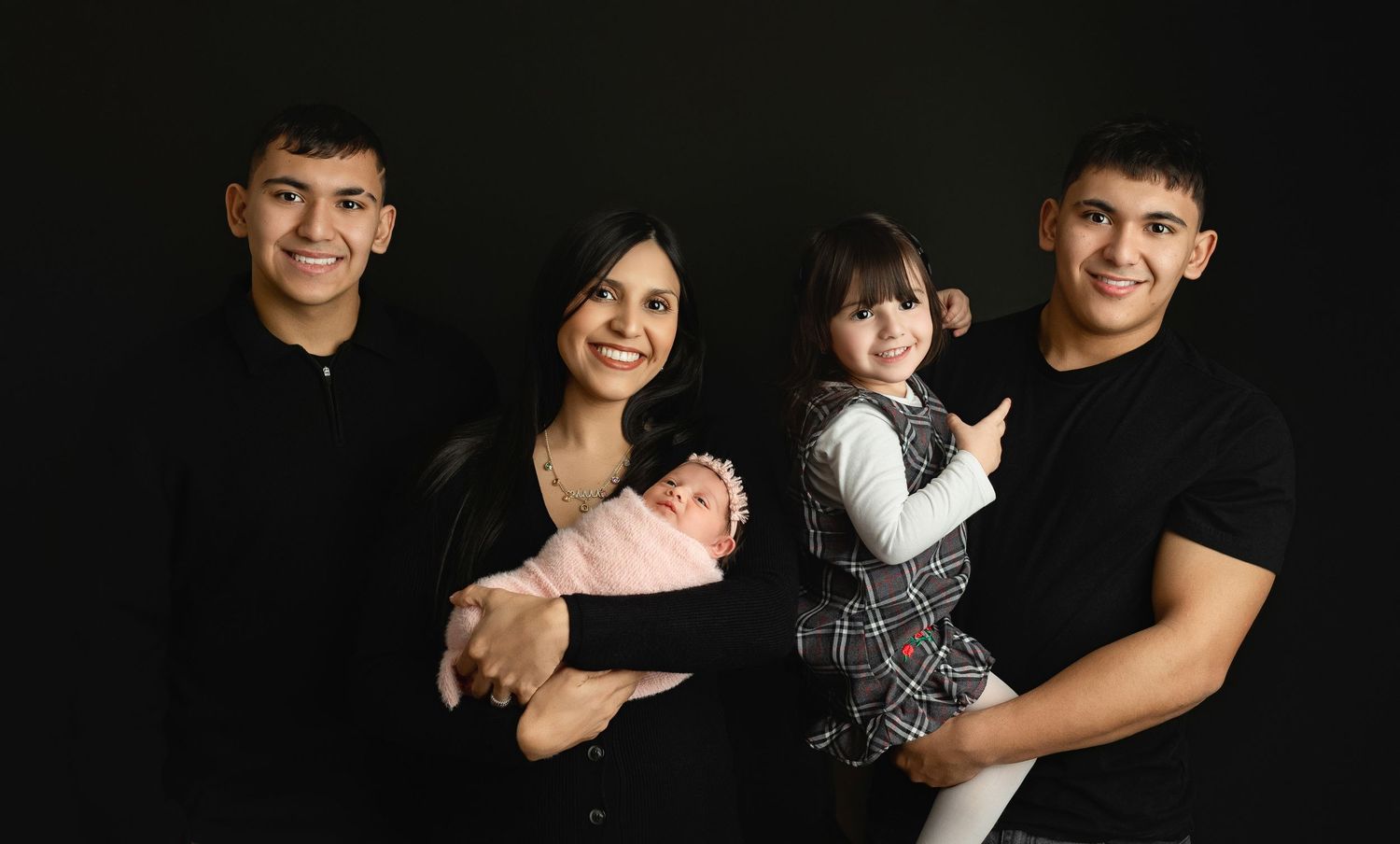Family together. Greenville newborn photographer, Easley newborn photographer, Upstate newborn photographer, Greenville newborn