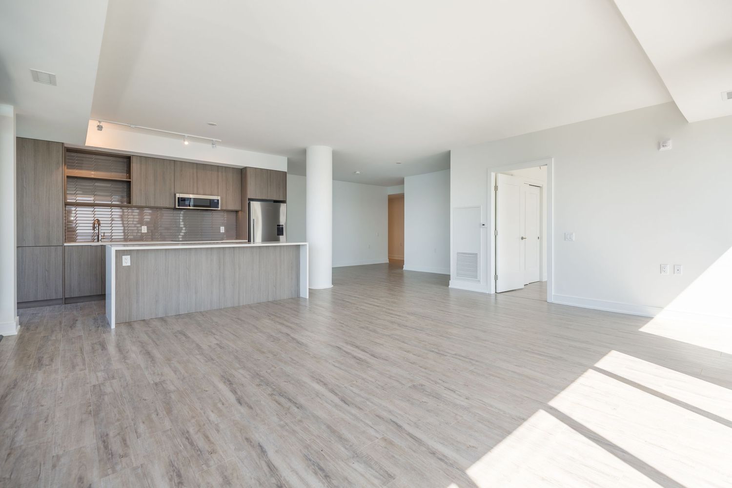 A photo of a vacant condo in Barrie Ontario for a real estate listing in Simcoe County photographed by Sarah Tennant